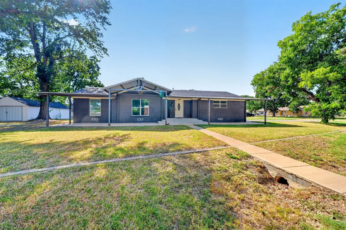 205 N 1st Street, Mabank, TX 75147 - #1