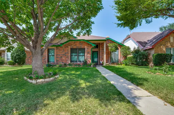 2910 Spinner Lane, Grand Prairie, TX 75052
