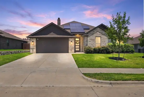 632 Steerman Court, Saginaw, TX 76179
