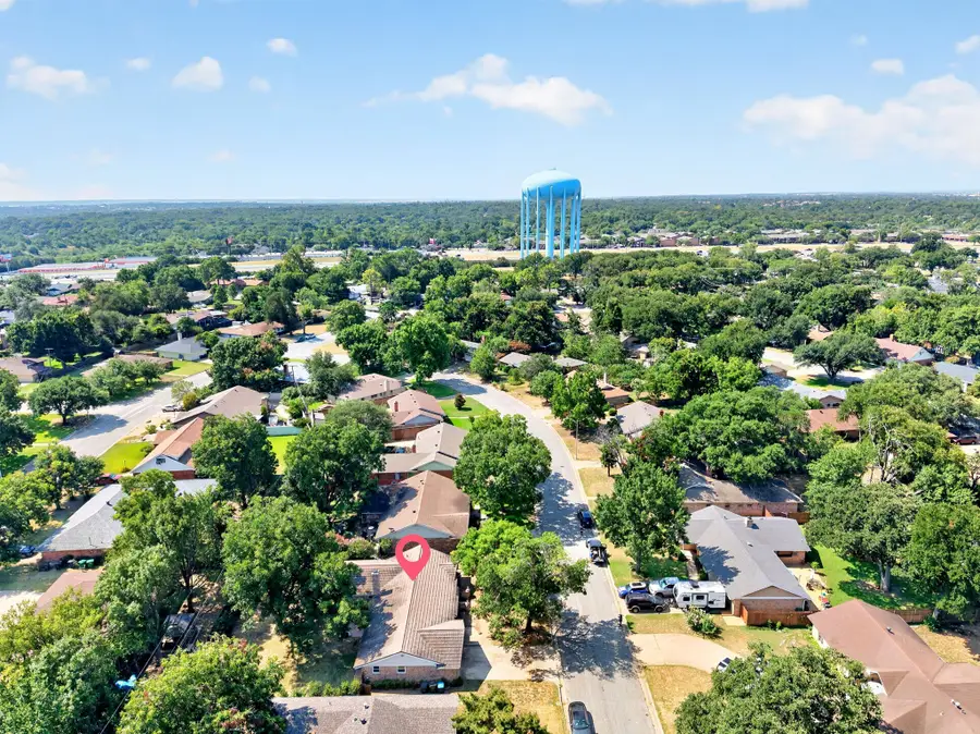 901 Lake Charles Avenue, Fort Worth, TX 76103 - #3