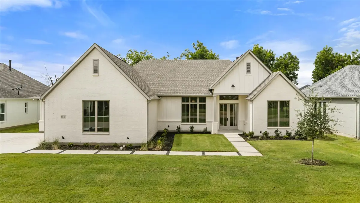 2184 Middlewood Circle, Granbury, TX 76049 - #1