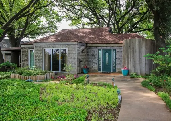 6237 Calmont Avenue, Fort Worth, TX 76116