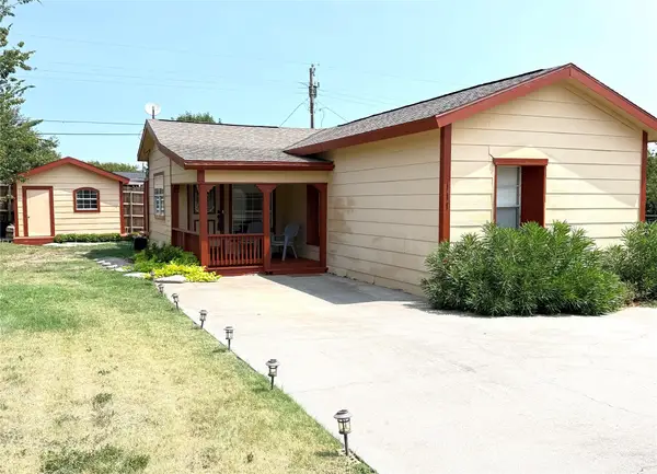111 Ivy Lane, Roanoke, TX 76262