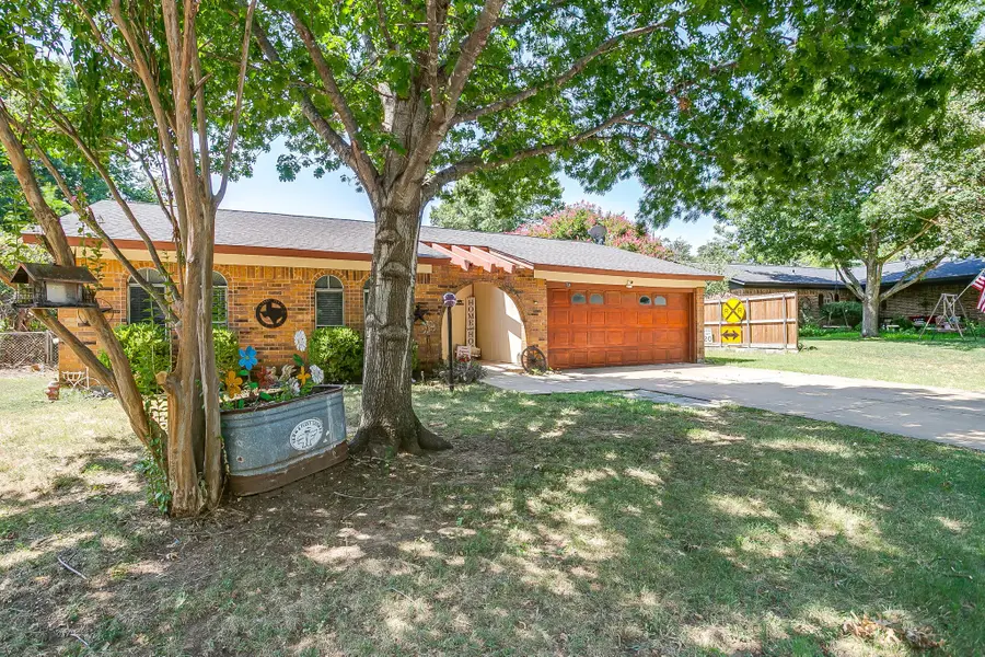 731 NW Wood Street, Burleson, TX 76028 - #3