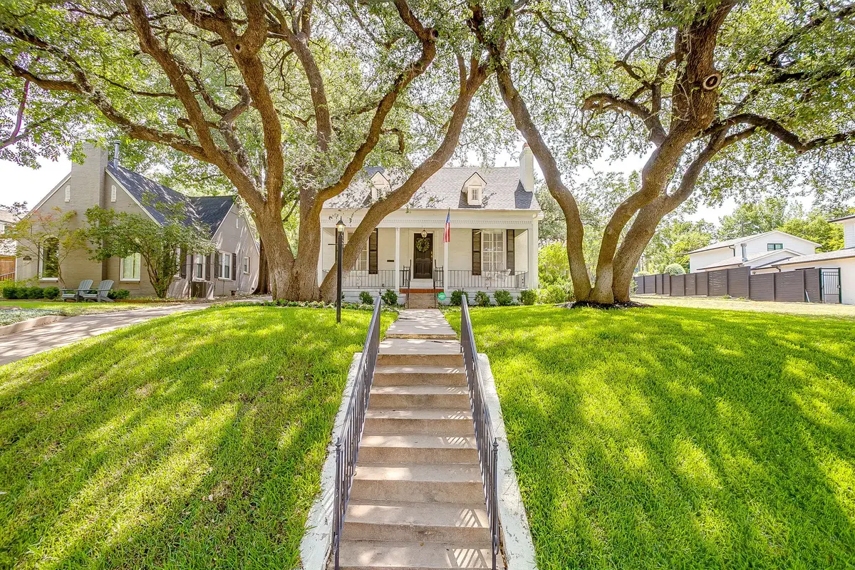 2553 Stadium Drive, Fort Worth, TX 76109 - #1