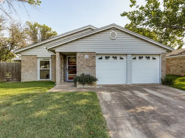 9960 Runnymeade Place, Fort Worth, TX 76108