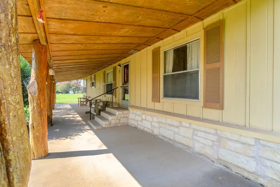 409 S Main, Covington, TX 76636 - #2