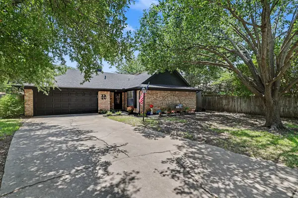 2304 Dove Meadow Court, Grapevine, TX 76051