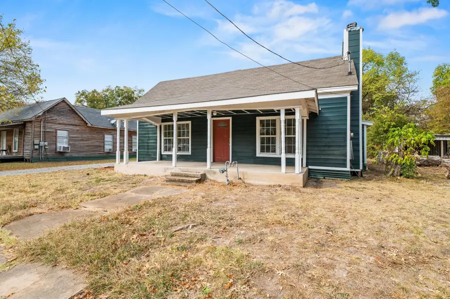 1008 W 10th Street, Bonham, TX 75418 - #2