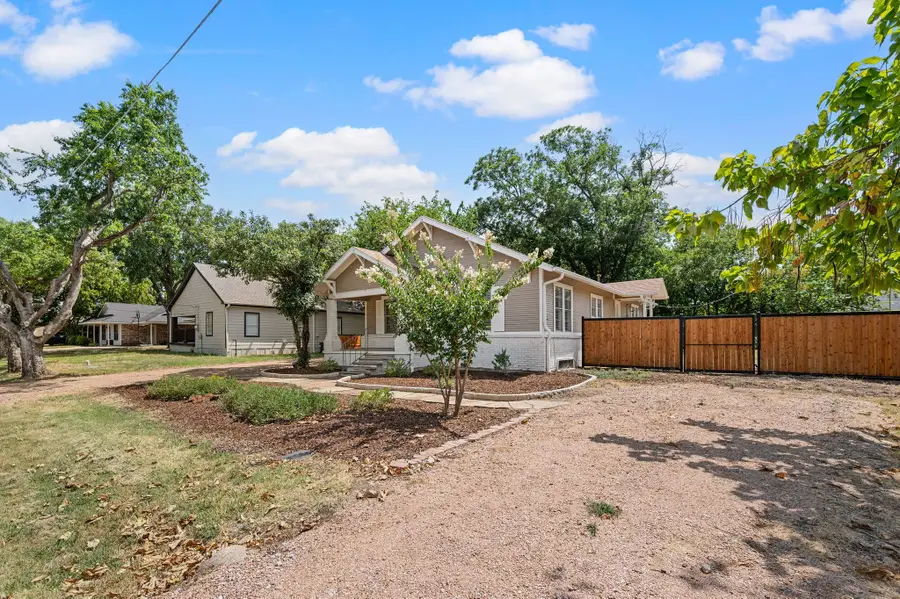 607 N Church Street, Pilot Point, TX 76258 - #2