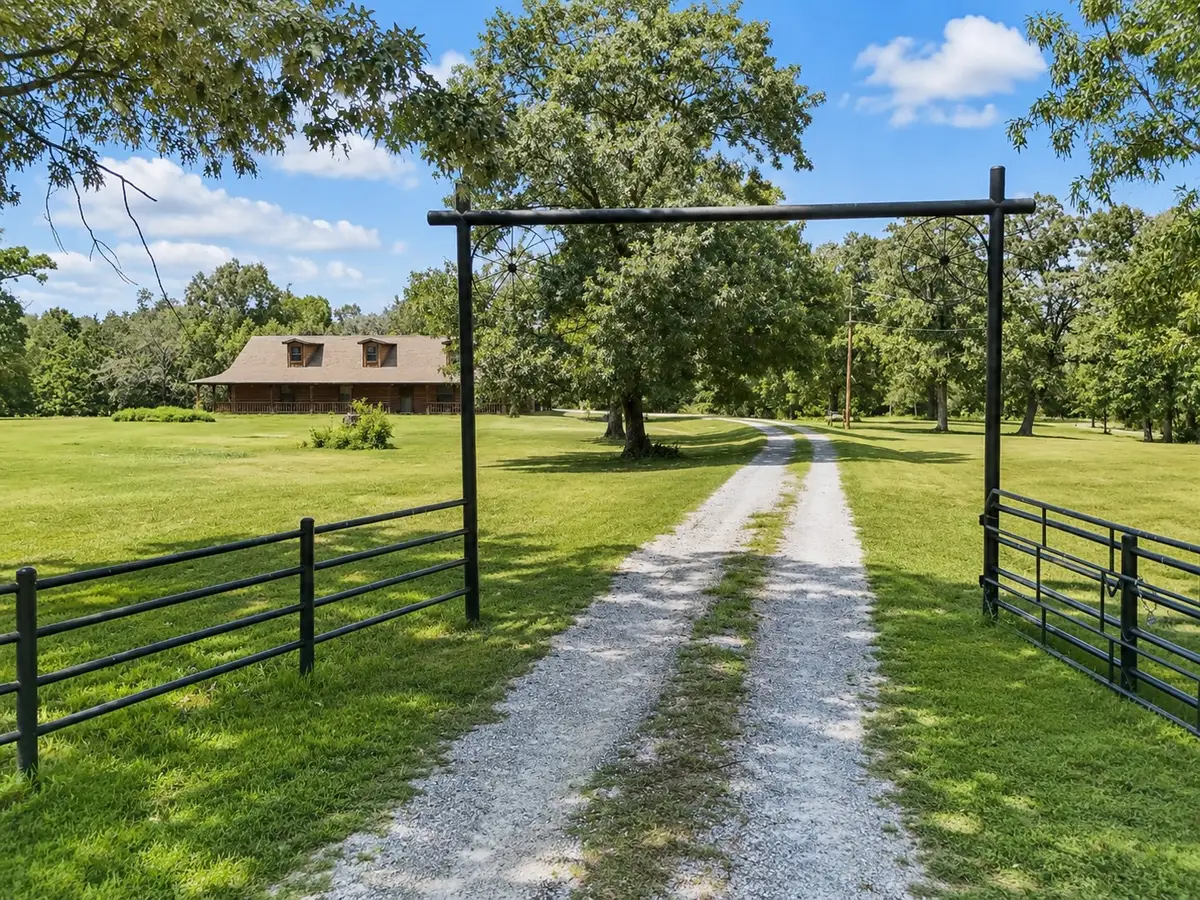 6260 Farm Road 197, Arthur City, TX 75411 - #1