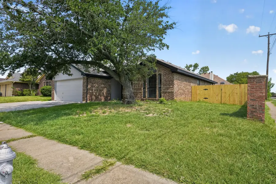 6057 Hillglen Drive, Watauga, TX 76148 - #2