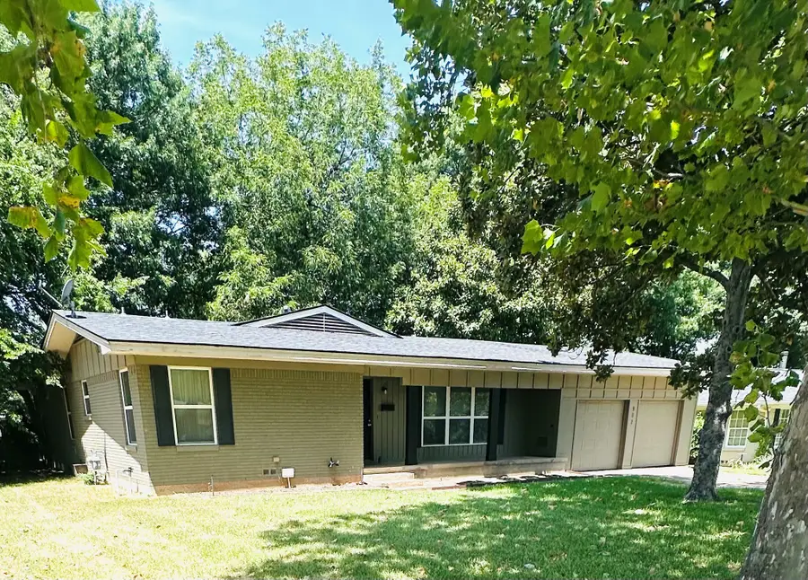 902 Crestview Drive, Sherman, TX 75092 - #2