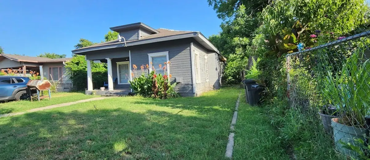 1320 Elm Wood Avenue, Fort Worth, TX 76104 - #1