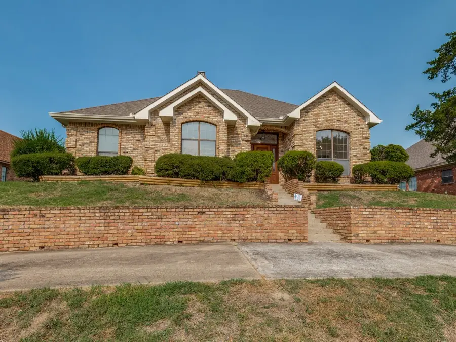 629 Bent Creek Drive, Desoto, TX 75115 - #2