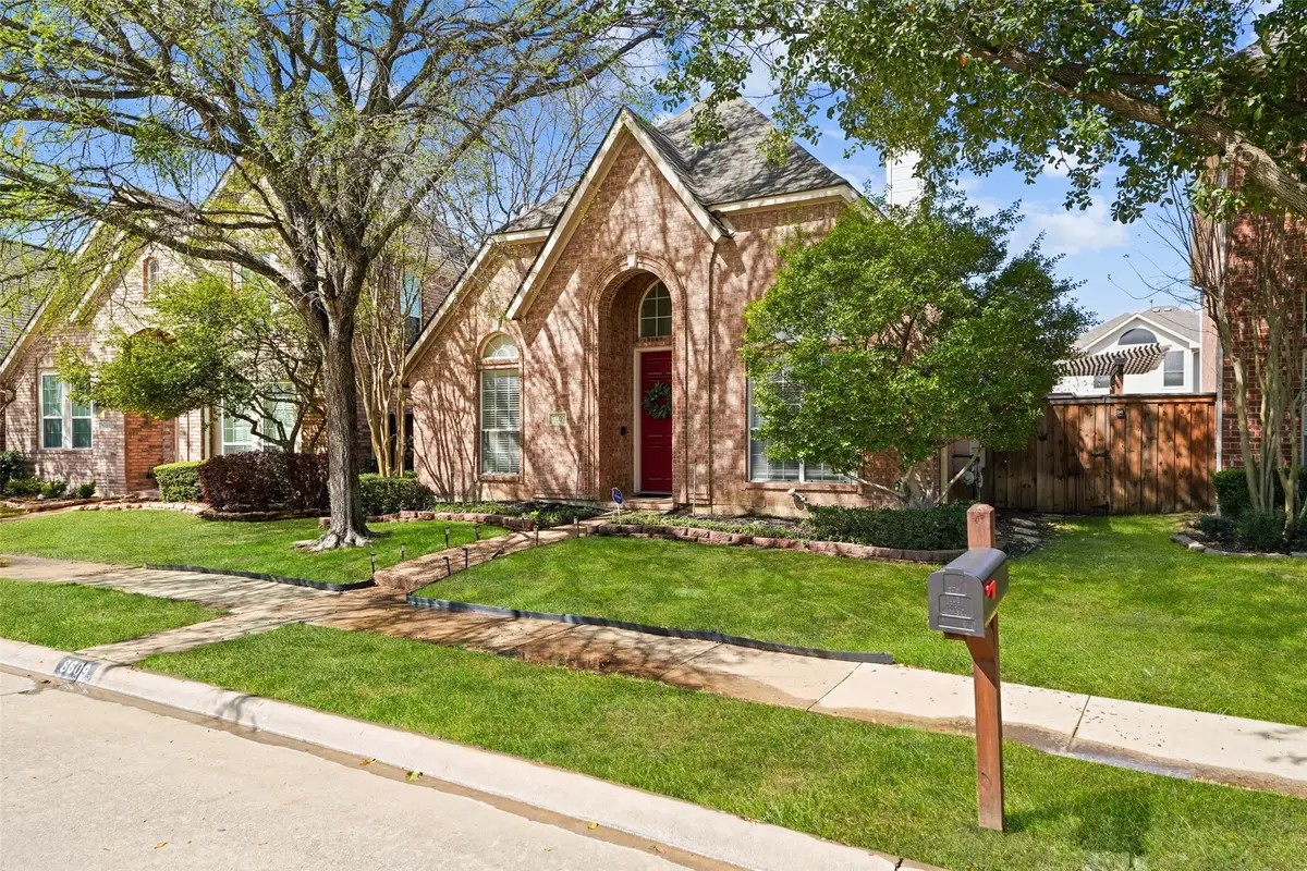 8609 Old Oak Drive, Irving, TX 75063 - #1