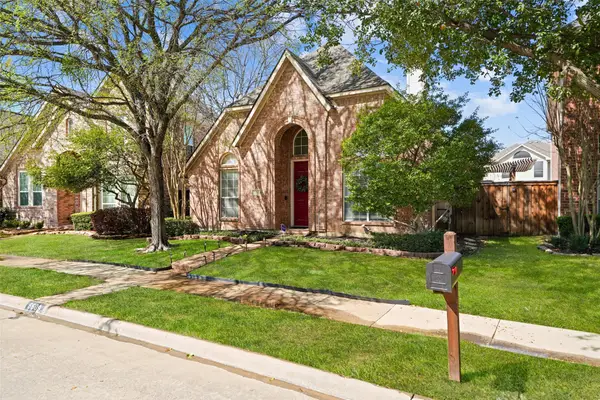8609 Old Oak Drive, Irving, TX 75063