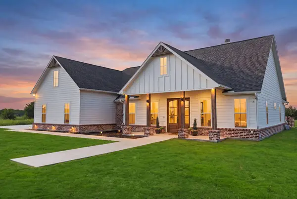 5692 County Road 1093, Celeste, TX 75423