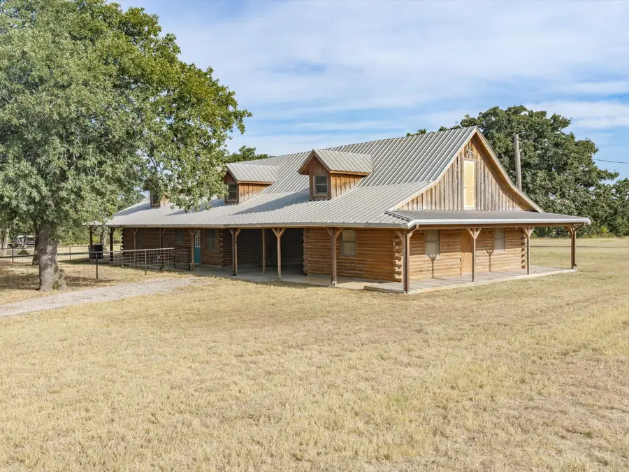 12116 E Fm 174, Bowie, TX 76230 - #3