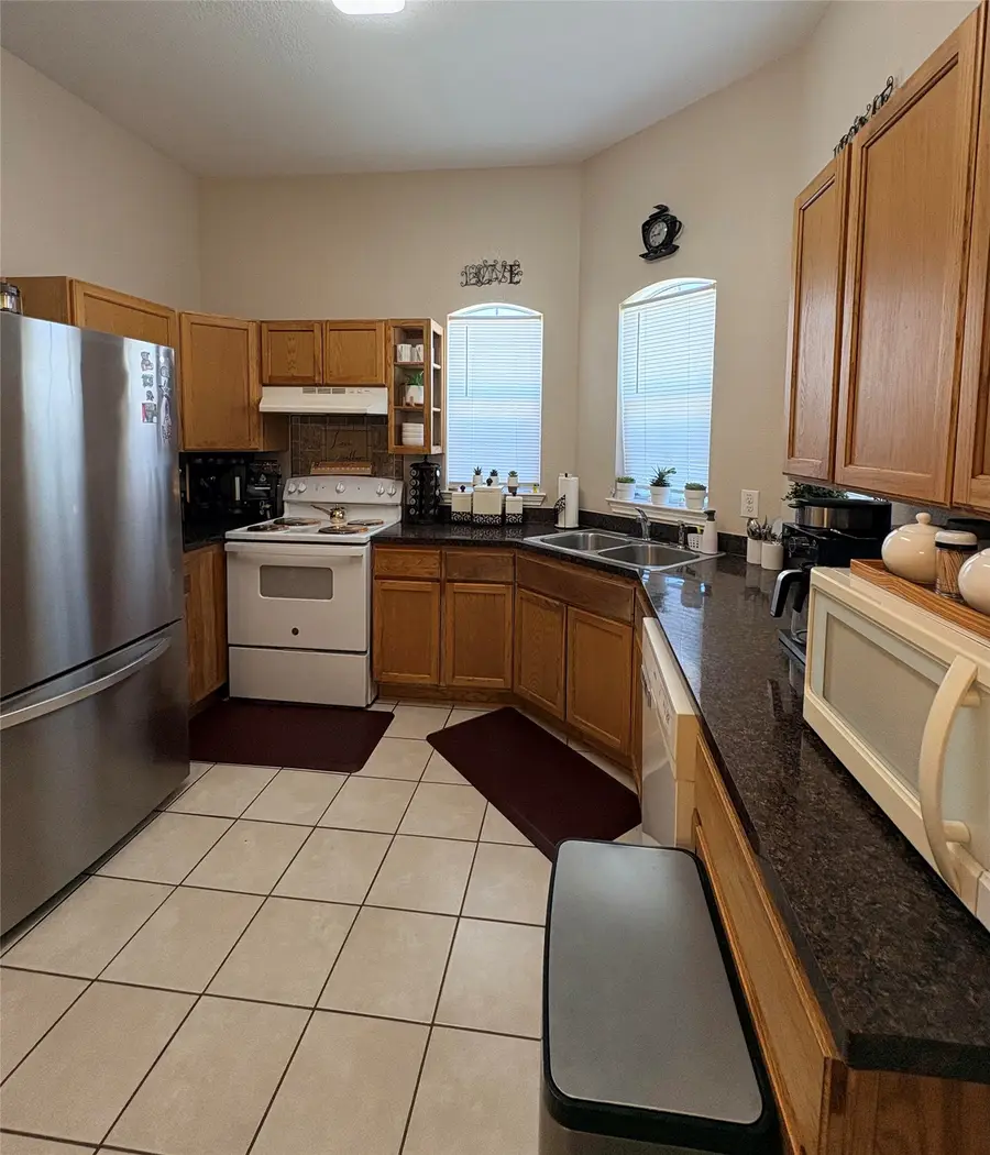 304 W Glen Meadow Drive, Glenn Heights, TX 75154 - #2
