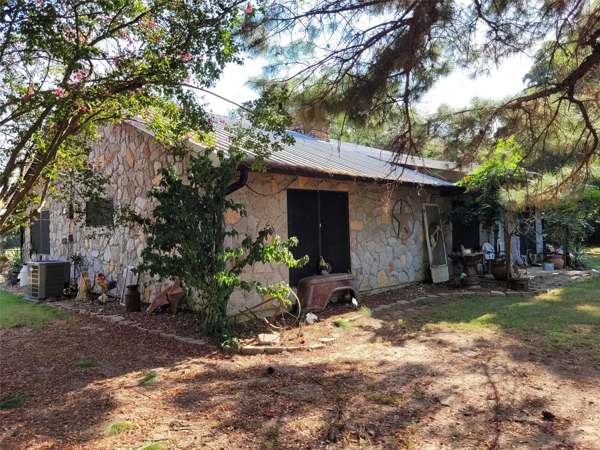 10510 U. S. Highway 82 E, Blossom, TX 75416 - #1