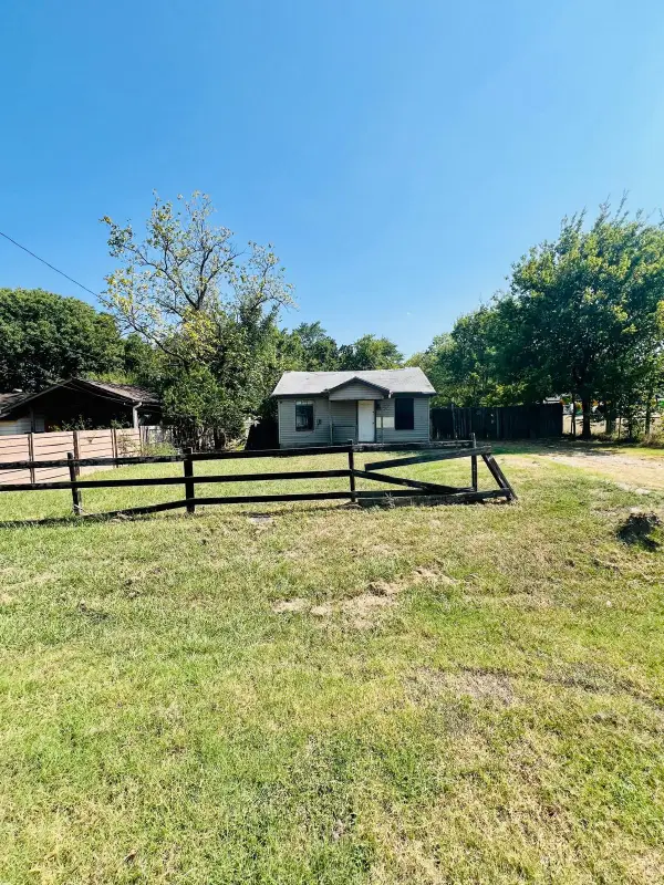 8332 Midland Lane, Dallas, TX 75217