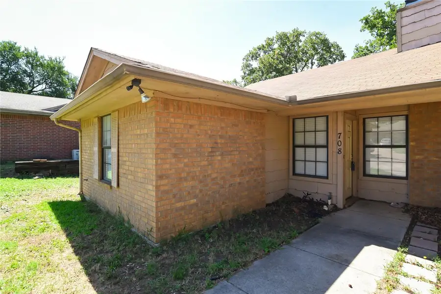 708 Woodland Court, Kennedale, TX 76060 - #2