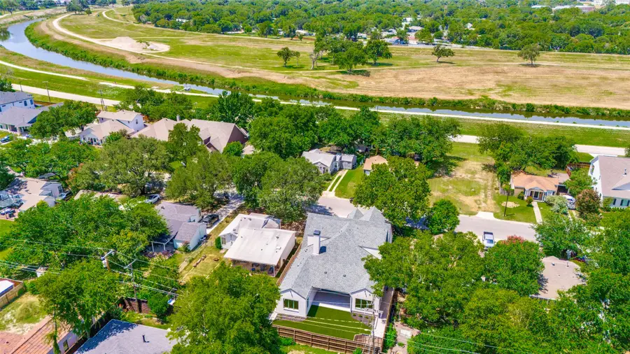 820 Edgefield Road, Fort Worth, TX 76107 - #2