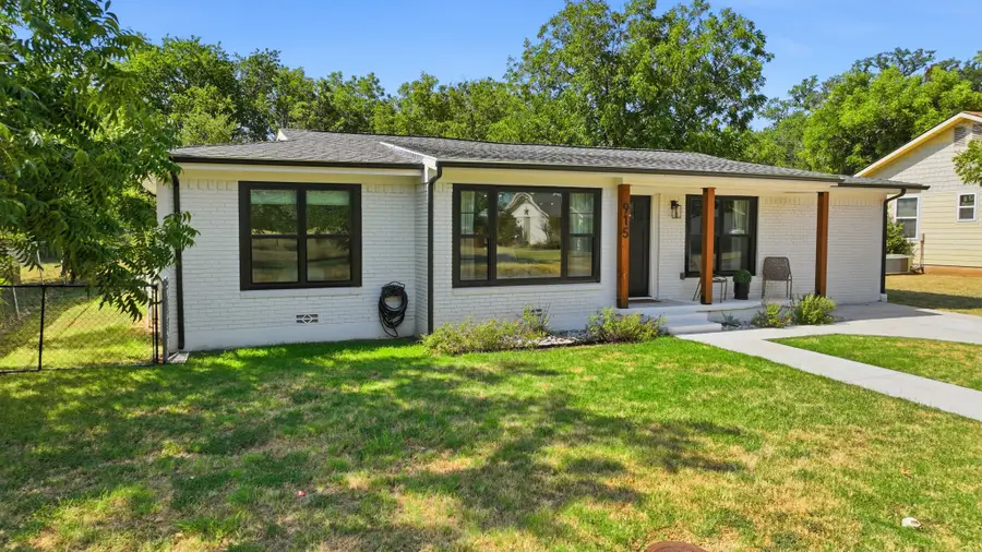 915 W Bridge Street, Granbury, TX 76048 - #3