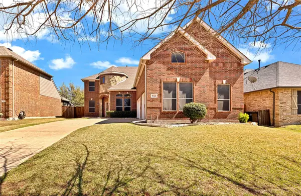 8124 Hickory Upland Drive, Fort Worth, TX 76131