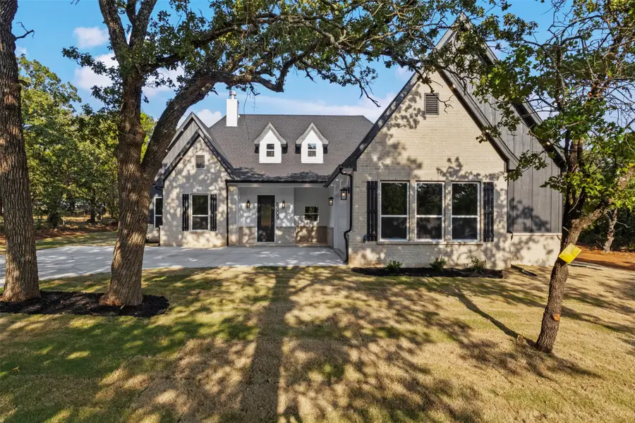 5609 Thousand Oaks Drive, Joshua, TX 76058 - #2