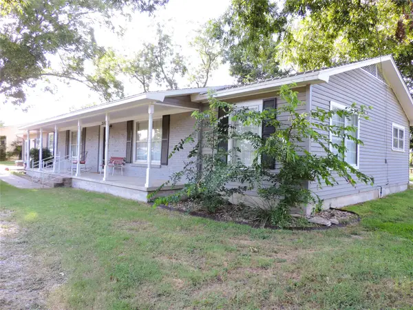 201 Old Sidney Road, Comanche, TX 76442