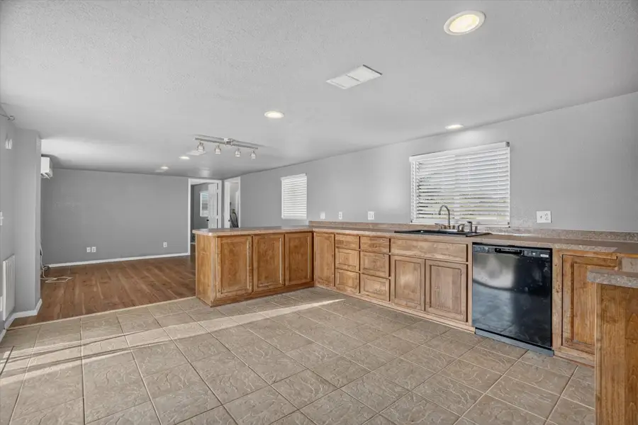 3205 Oak Hill Drive, Granbury, TX 76048 - #2