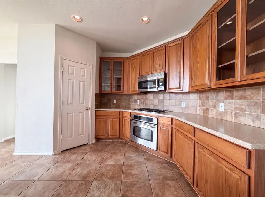 1756 Hidden Brook Drive, Grand Prairie, TX 75050 - #2