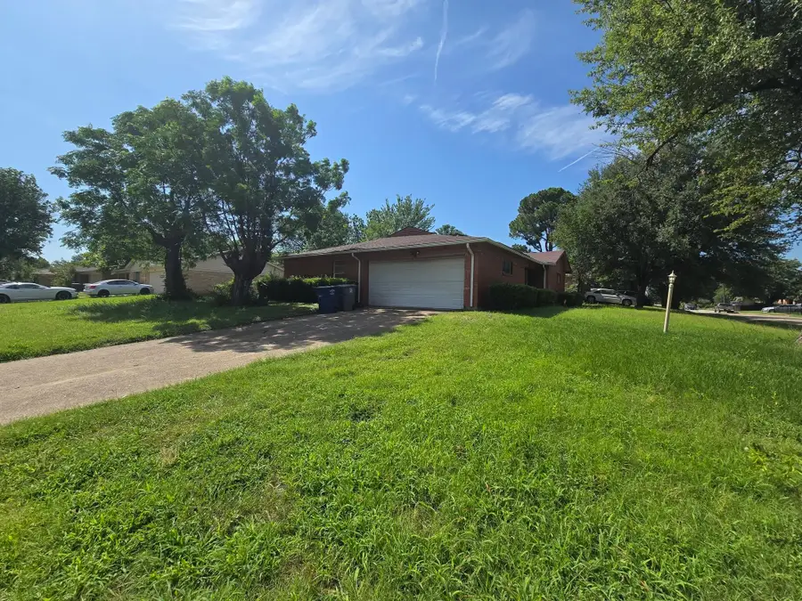 212 N Longacre Lane, Dallas, TX 75217 - #2