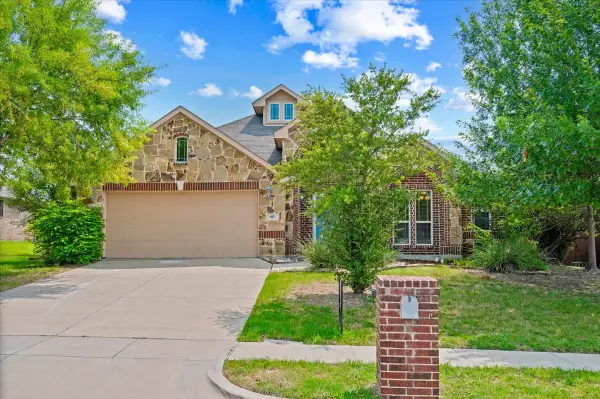 102 Briarstone Drive, Alvarado, TX 76009