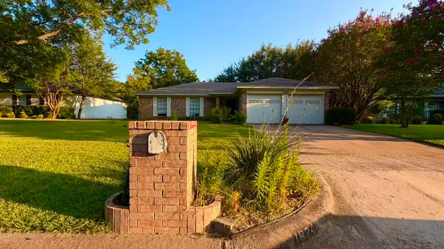 1824 Briar Run, Benbrook, TX 76126 - #2