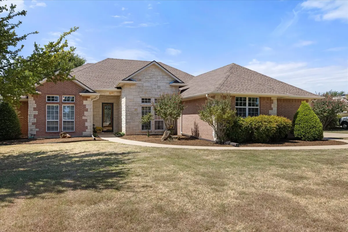 2101 W Emerald Bend Court, Granbury, TX 76049 - #1