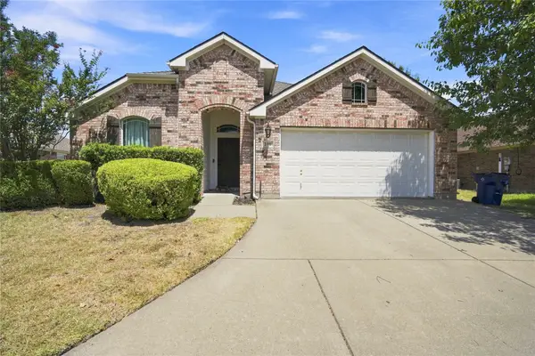 106 Fallen Rock Drive, Waxahachie, TX 75165