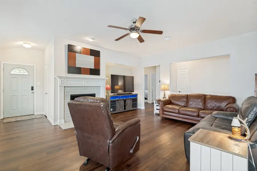 5440 Cameron Drive, Grand Prairie, TX 75052 - #3