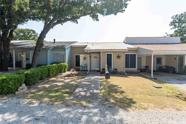 1229 Elm Court, Runaway Bay, TX 76426