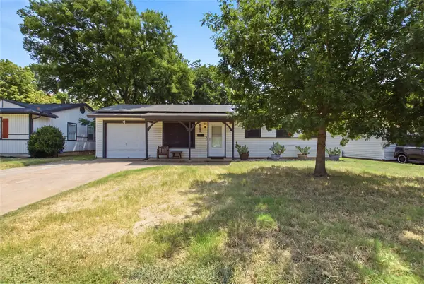 1010 Denton Drive, Euless, TX 76039