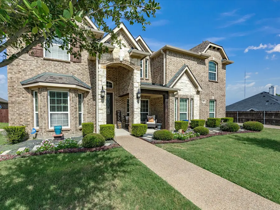 906 Hidden Lakes Drive, Cedar Hill, TX 75104 - #2