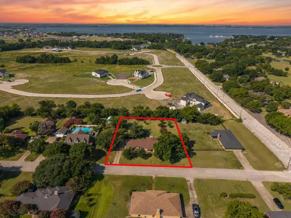 17 Michael Drive, Heath, TX 75032