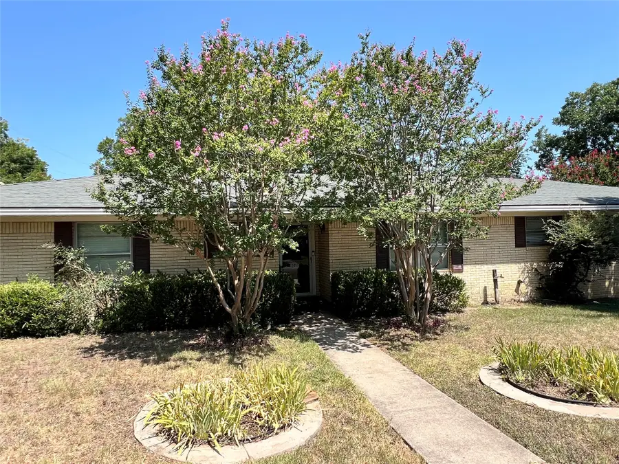 1206 Crestwood Drive, Cleburne, TX 76033 - #3