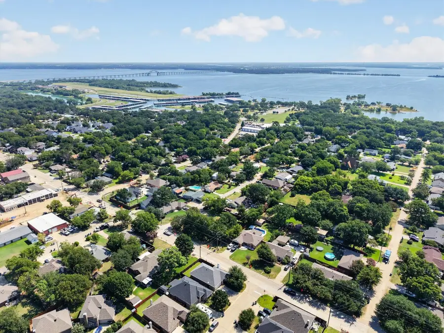 108 S Lakeview Drive, Lake Dallas, TX 75065 - #3
