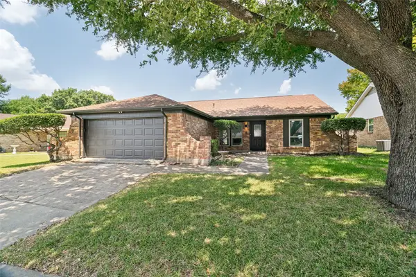 6833 N Park Drive, Watauga, TX 76148