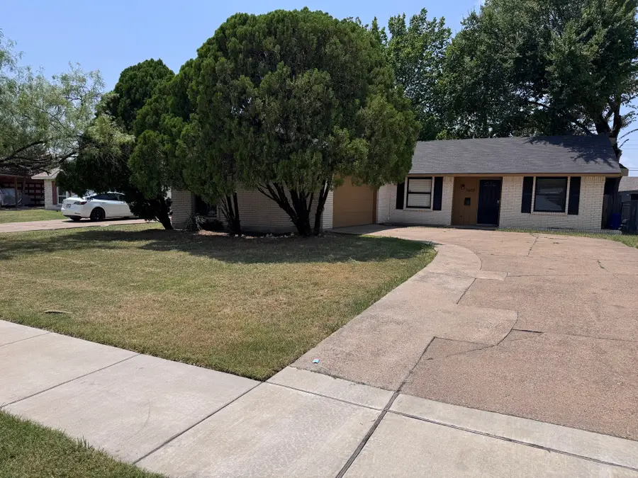 1610 Kingston Drive, Grand Prairie, TX 75051 - #2