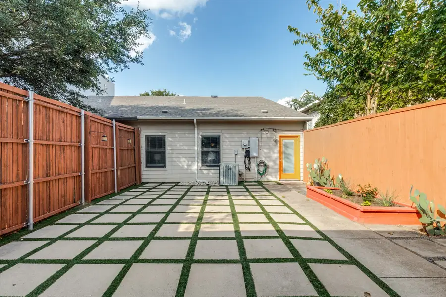 1725 N Fitzhugh Avenue, Dallas, TX 75204 - #2