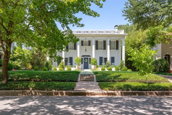 2036 Windsor Place, Fort Worth, TX 76110